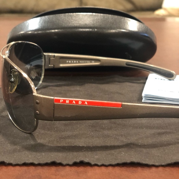 Prada sunglasses- scratch free - Picture 6 of 10